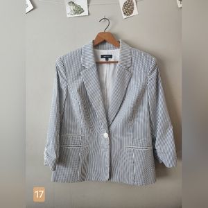 Nine West Sz 16 Lovely blue & white pinstripe blazer